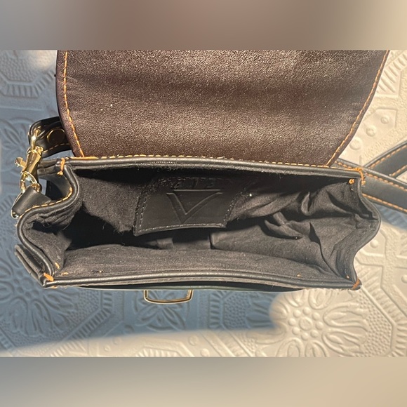 Vintage Veneta Dark Green and Brown Leather Shoulder Hand Bag with Gold Hardware - Picture 12 of 16